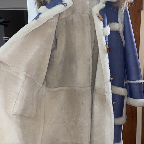 Blue Shearling with a fox trim hood - Picture 11 of 12